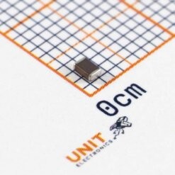 Componentes SMD: resistores, capacitores, ICs y mosfets